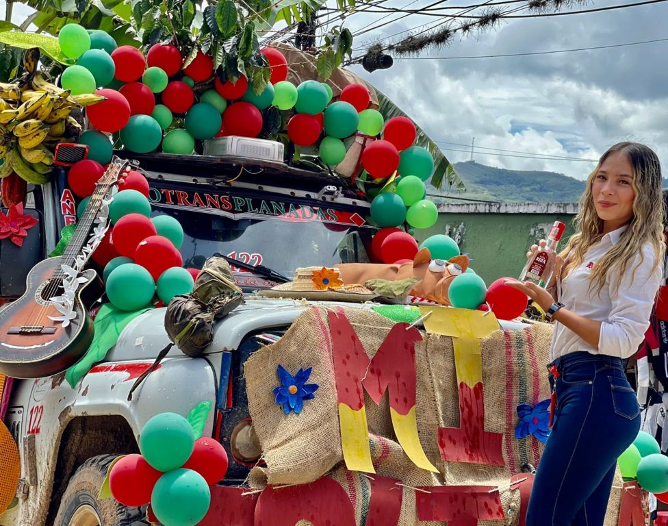 Café y aguardiente Tapa Roja, los protagonistas en los cumpleaños del Tolima