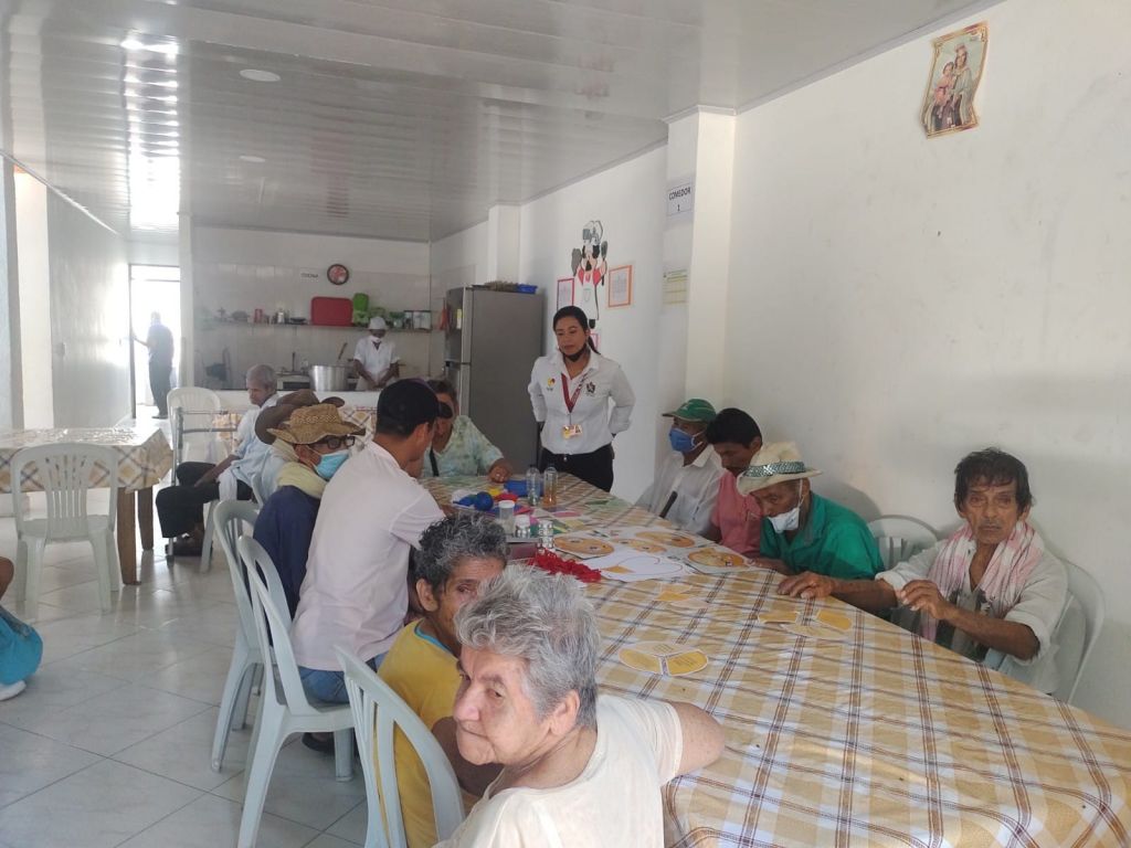 Una vida diferente para estos 60 abuelito con discapacidad