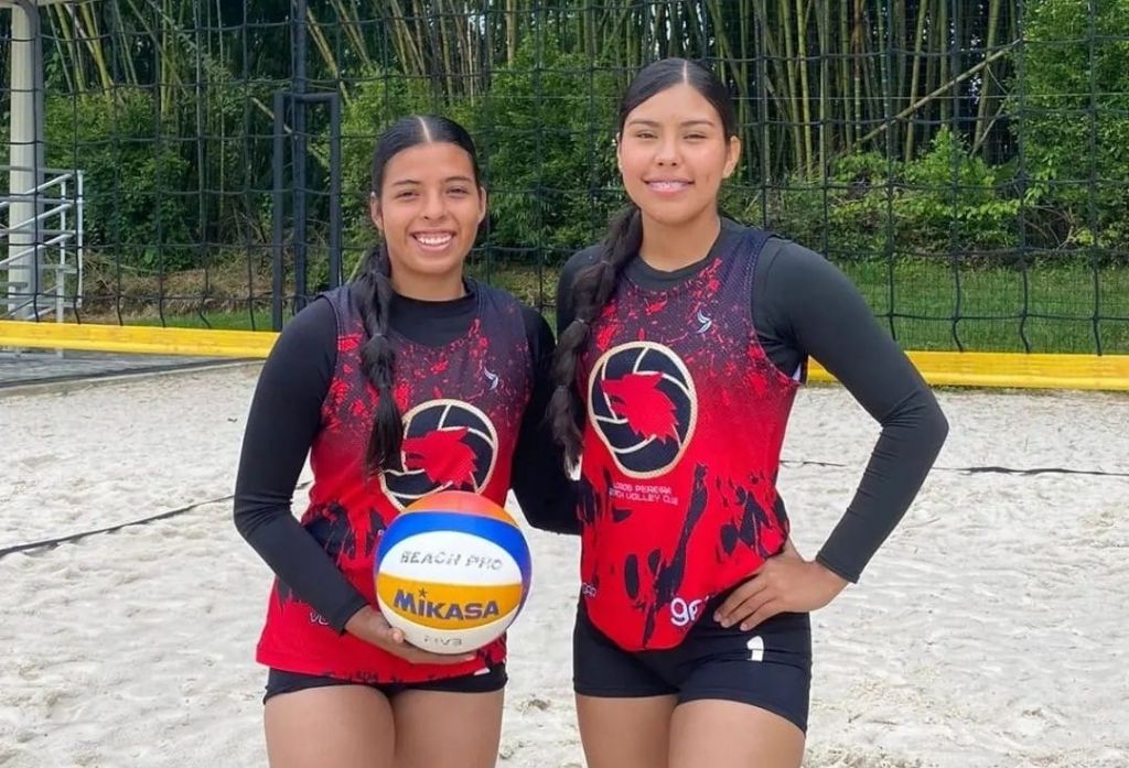 Dupla tolimense, se prepara para representar al departamento en Voley Playa femenino.