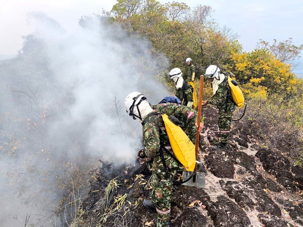 Ejército entró a reforzar el control de incendios forestales en el Tolima