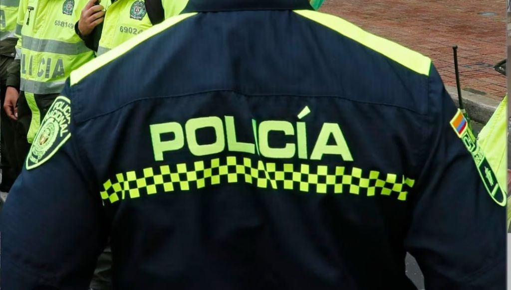 Agredió a su pareja, y le dio machete a la policía qué llegó para dispersar la pelea