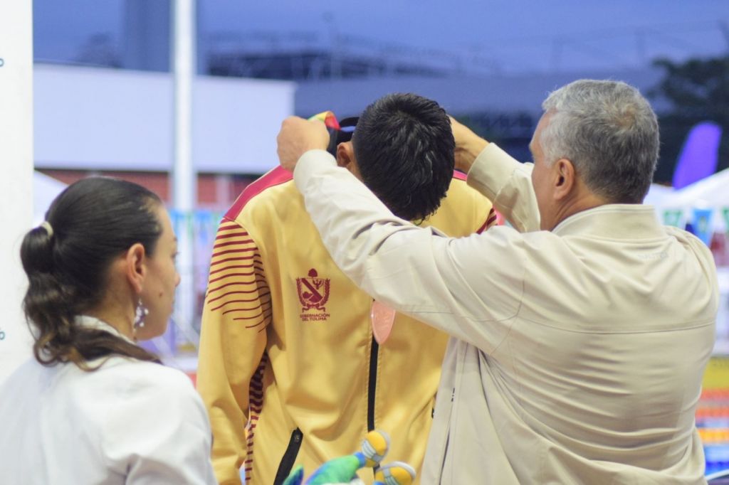 Natación obtuvo primera medalla de bronces en los Juegos Nacionales Juveniles Eje Cafetero