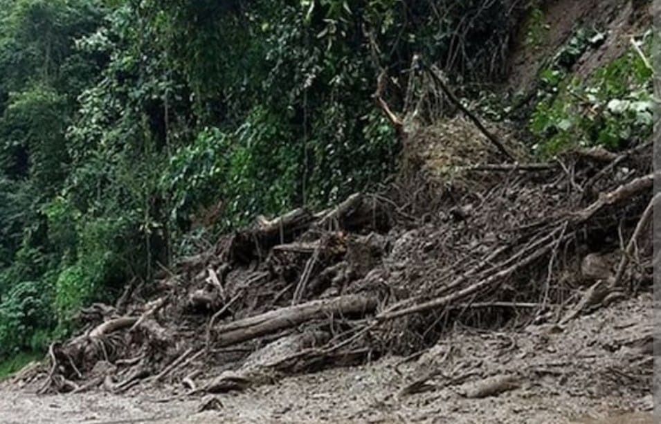 Lluvias causan emergencia en la vía que de Ibagué conduce al occidente del país