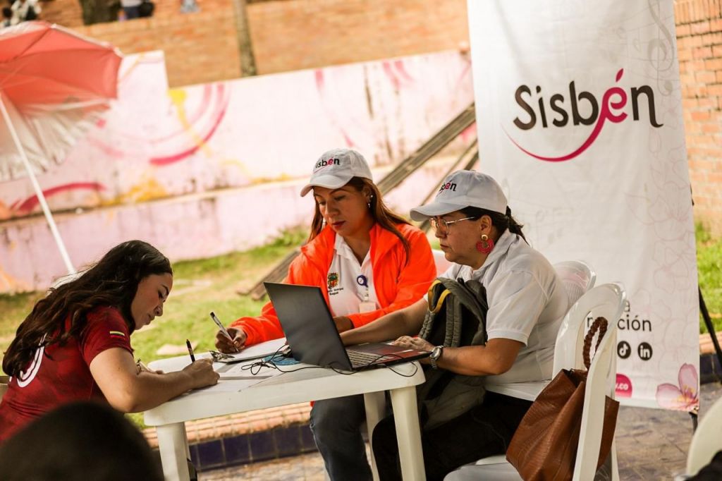 Tolima celebra el Día Internacional de los Migrantes con una exitosa feria de servicios