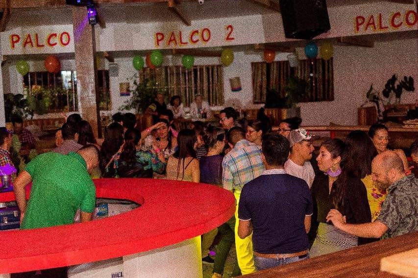 Golpean jóvenes por estar felices en bar la Gallera de Ibagué