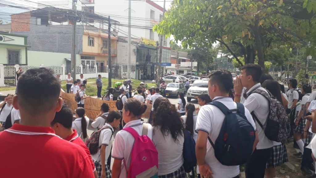 Por incumplimiento del alcalde de Ibagué, estudiantes protestaron