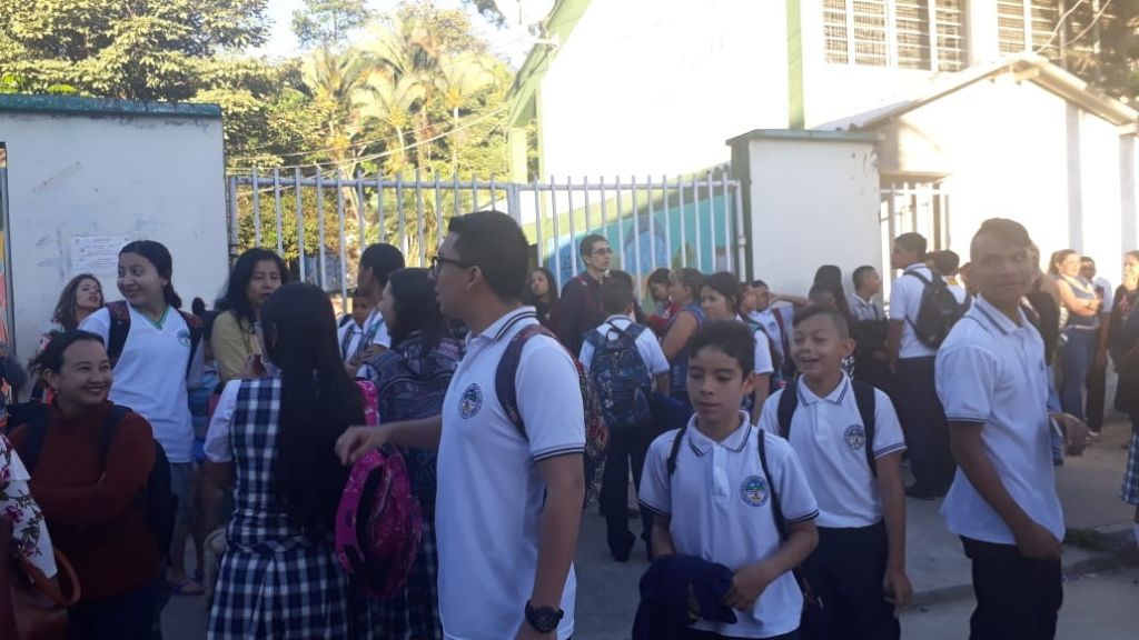 No quieren ver más al rector del colegio Guillermo Angulo Ruiz