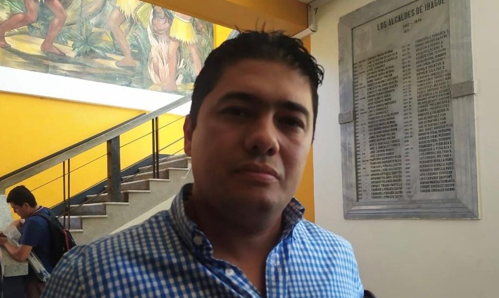 Presidente del concejo no dejó posesionar a contralora electa de Ibagué.