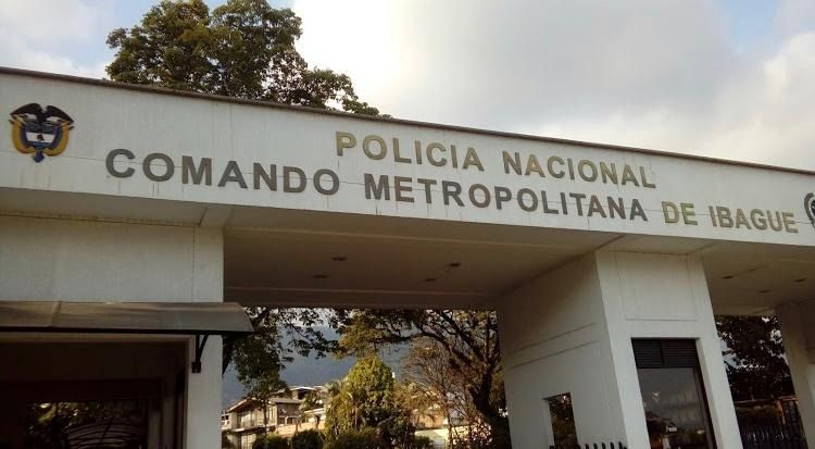 Policía revisará licitación denunciada como "chaleco"