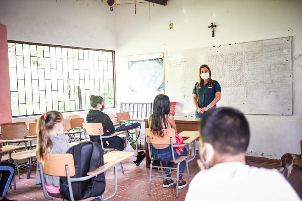 Estudiantes zona rural volverán al salón de clases