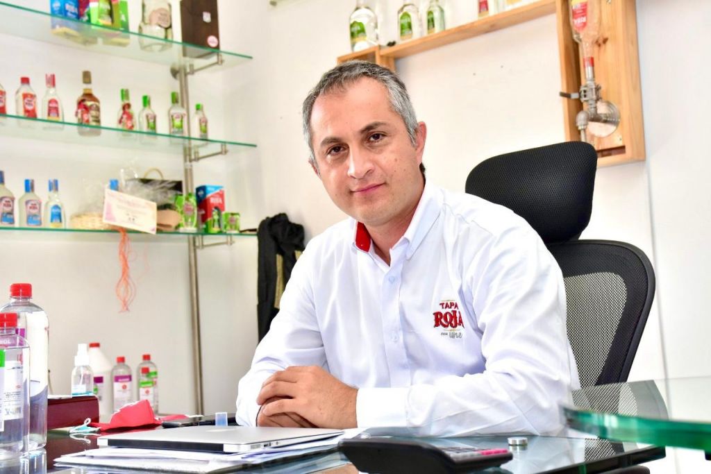 Aguardiente Tapa Roja rompe récord de ventas