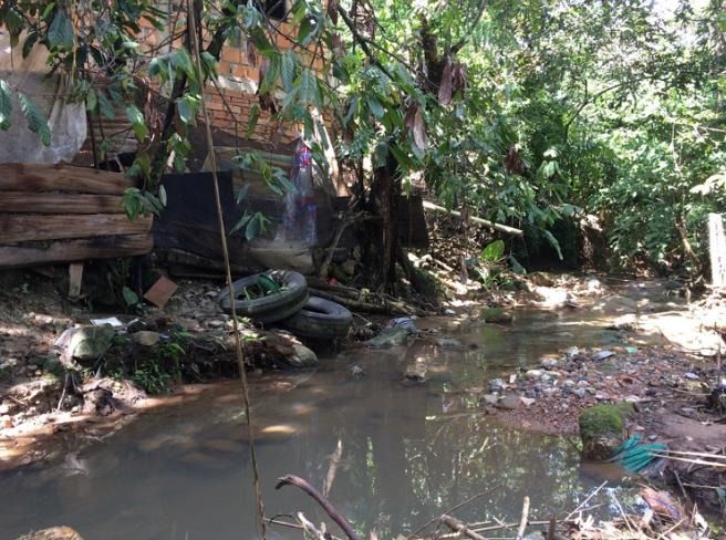 30 familias sin casa por torrencial aguacero en Chaparral