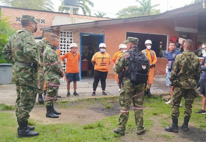 Se busca joven soldado desaparecido en rio de Melgar